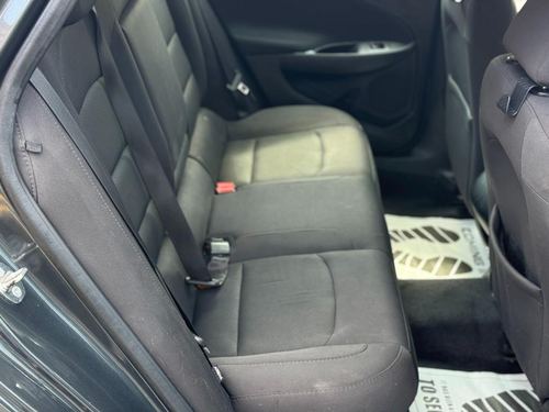 2017 Chevrolet Malibu — photo 30