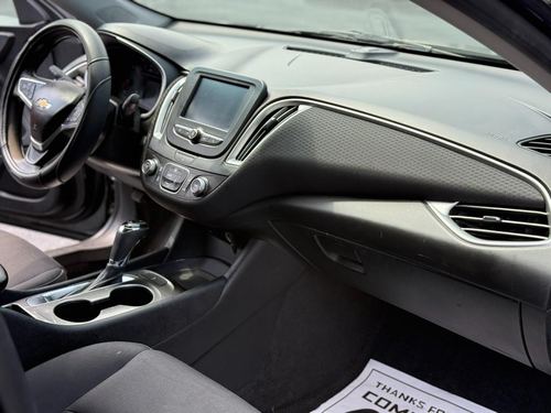 2017 Chevrolet Malibu — photo 33