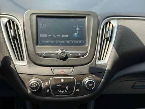 2017 Chevrolet Malibu — photo 37
