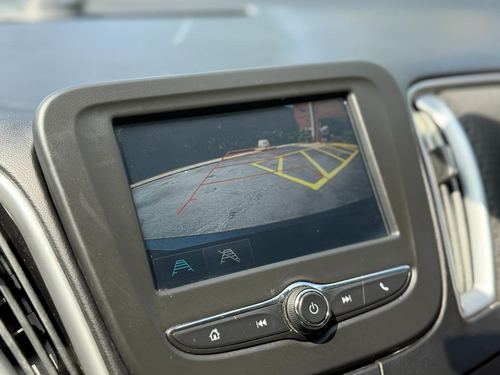 2017 Chevrolet Malibu — photo 39