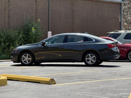 2017 Chevrolet Malibu — photo 40