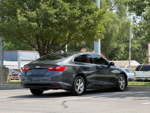 2018 Chevrolet Malibu — photo 8
