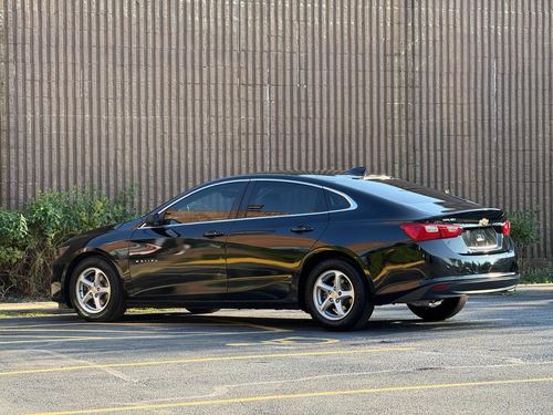2017 Chevrolet Malibu — photo 8