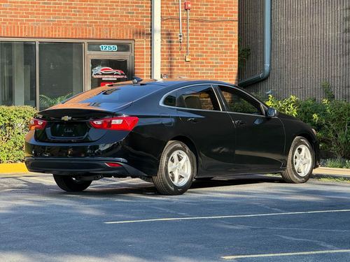 2017 Chevrolet Malibu — photo 9