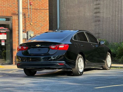 2017 Chevrolet Malibu — photo 10
