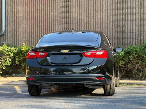 2017 Chevrolet Malibu — photo 11