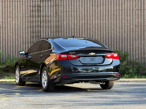 2017 Chevrolet Malibu — photo 12