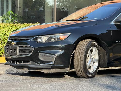 2017 Chevrolet Malibu — photo 15