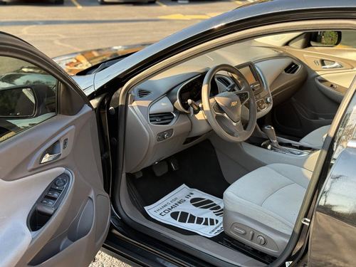 2017 Chevrolet Malibu — photo 17