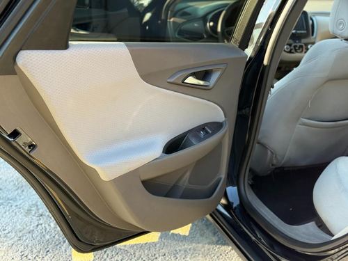 2017 Chevrolet Malibu — photo 19