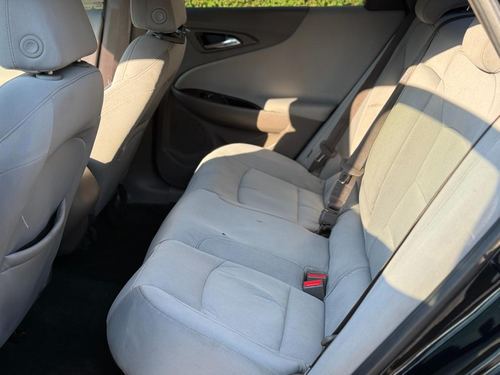 2017 Chevrolet Malibu — photo 20