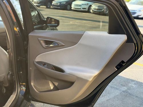 2017 Chevrolet Malibu — photo 22