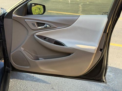2017 Chevrolet Malibu — photo 26