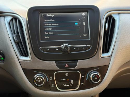 2017 Chevrolet Malibu — photo 30