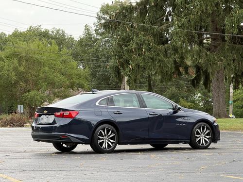 2016 Chevrolet Malibu — photo 8