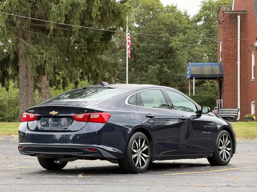 2016 Chevrolet Malibu — photo 9