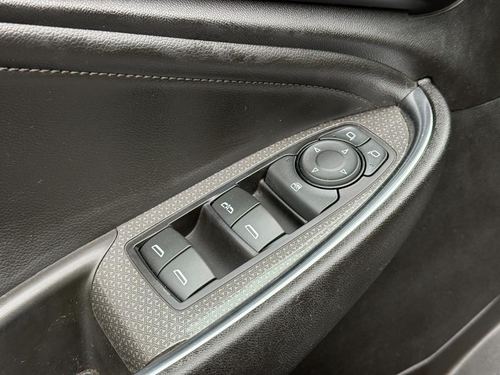 2016 Chevrolet Malibu — photo 34
