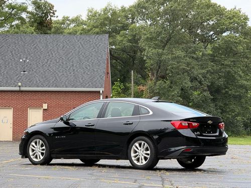 2017 Chevrolet Malibu — photo 8