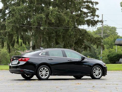 2017 Chevrolet Malibu — photo 11