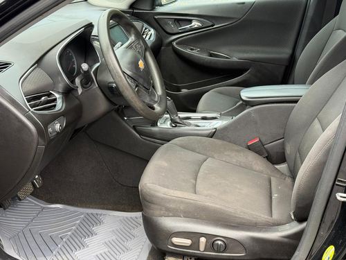2017 Chevrolet Malibu — photo 17