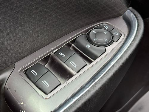 2017 Chevrolet Malibu — photo 18