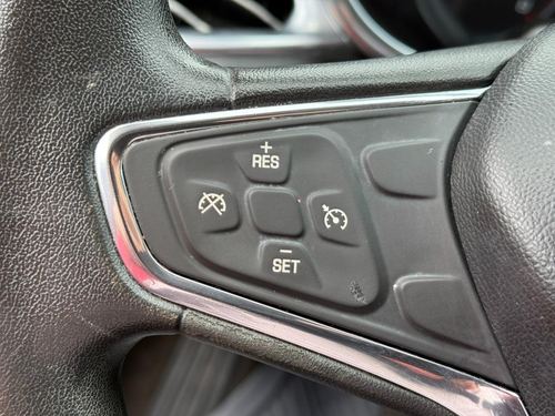 2017 Chevrolet Malibu — photo 22