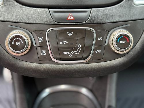 2017 Chevrolet Malibu — photo 33