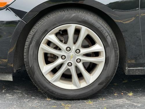 2017 Chevrolet Malibu — photo 38
