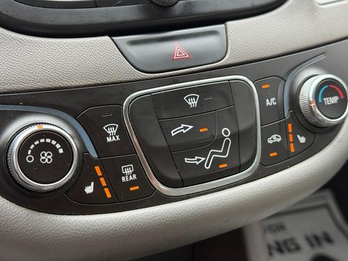 2016 Chevrolet Malibu 1LT — photo 27