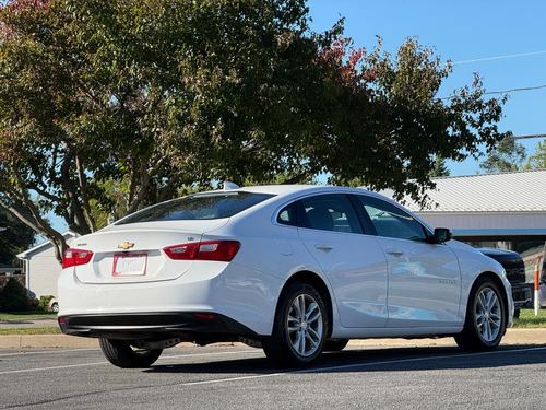 2017 Chevrolet Malibu 1LT — photo 11