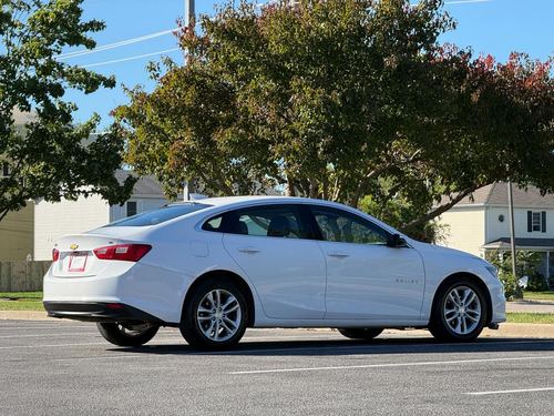 2017 Chevrolet Malibu 1LT — photo 12