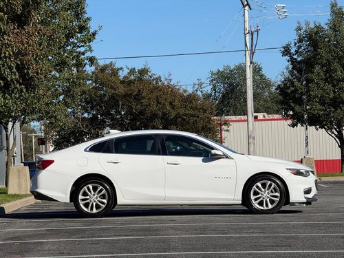 2017 Chevrolet Malibu 1LT — photo 13