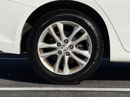 2017 Chevrolet Malibu 1LT — photo 16