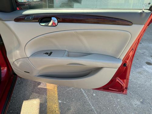 2008 Buick Lucerne — photo 25