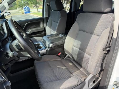 2018 Chevrolet Silverado — photo 25