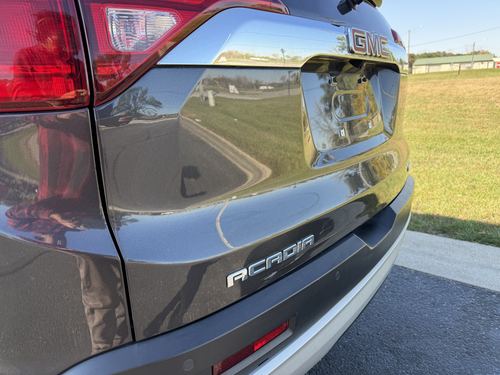 2017 GMC Acadia — photo 11