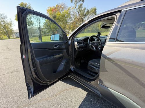 2017 GMC Acadia — photo 27