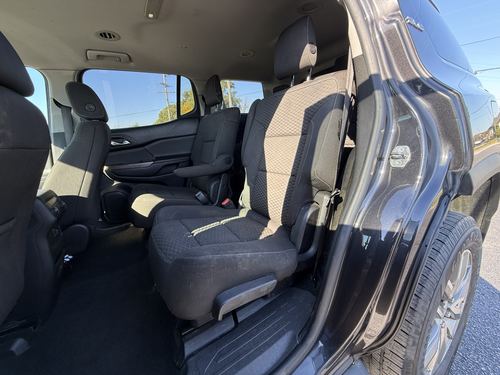 2017 GMC Acadia — photo 34