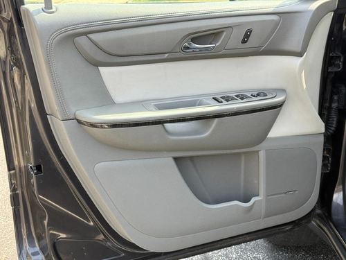 2015 GMC Acadia — photo 26