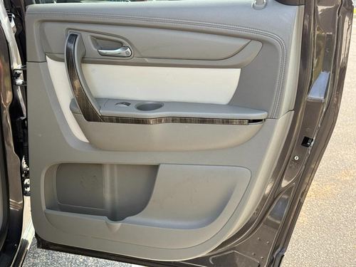 2015 GMC Acadia — photo 32