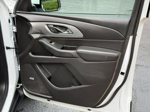 2018 Chevrolet Traverse LT — photo 33
