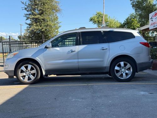 2011 Chevrolet Traverse LTZ — photo 7