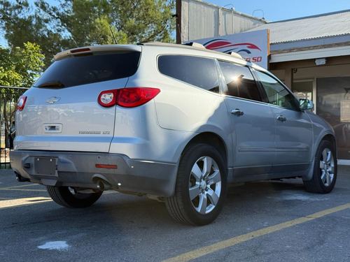 2011 Chevrolet Traverse LTZ — photo 11
