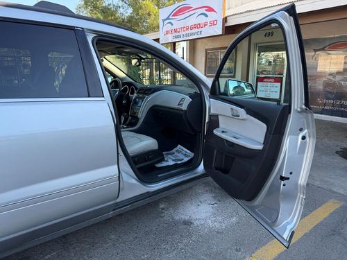 2011 Chevrolet Traverse LTZ — photo 16