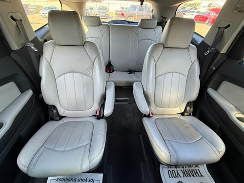 2011 Chevrolet Traverse LTZ — photo 18