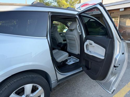 2011 Chevrolet Traverse LTZ — photo 23