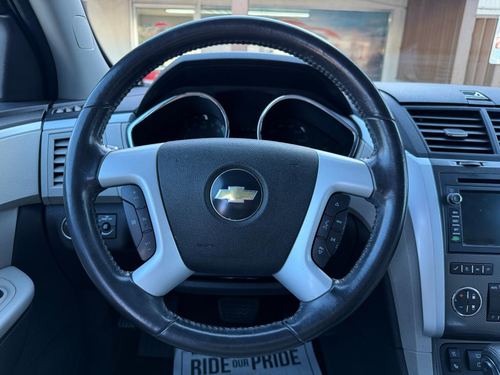 2011 Chevrolet Traverse LTZ — photo 25