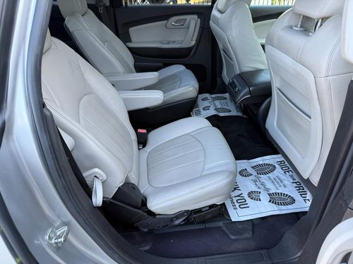 2011 Chevrolet Traverse LTZ — photo 26