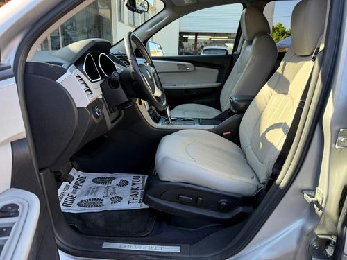2011 Chevrolet Traverse LTZ — photo 28