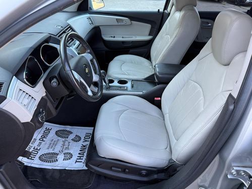 2011 Chevrolet Traverse LTZ — photo 31
